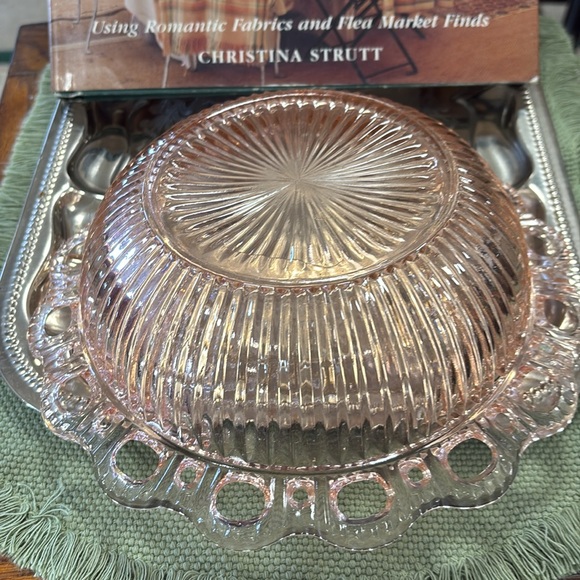 ANCHOR HOCKING GLASS - LACE EDGE PINK PATTERN - RIBBED ROUND BOWL - Picture 2 of 3